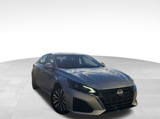 Used 2023 Nissan Altima 2.5 SV video 3
