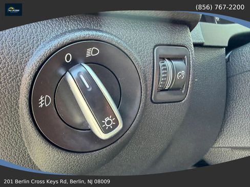 Used 2014 Volkswagen Tiguan SEL AWD/4WD image 28