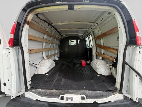 Used 2022 GMC Savana 2500 w/ Driver Convenience Package RWD image 27