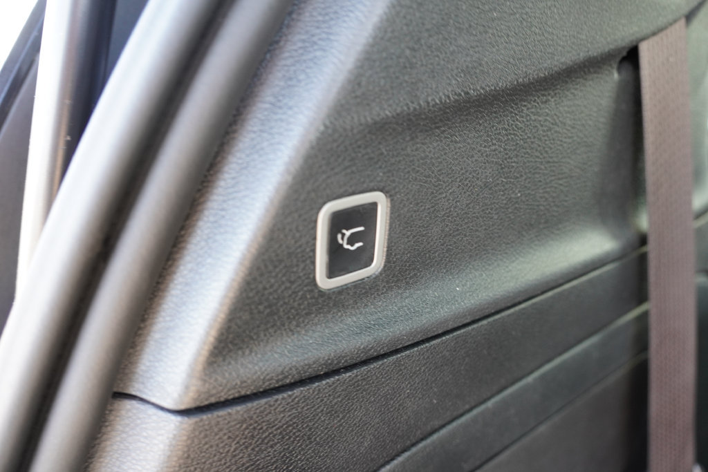 Used 2024 Chrysler Pacifica Premium FWD image 25