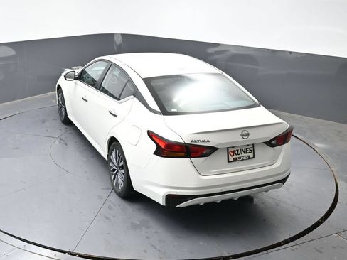Used 2025 Nissan Altima 2.5 SV FWD image 20