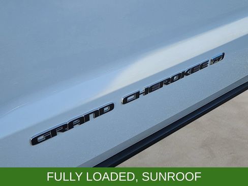 Used 2022 Jeep Grand Cherokee Limited AWD/4WD image 6