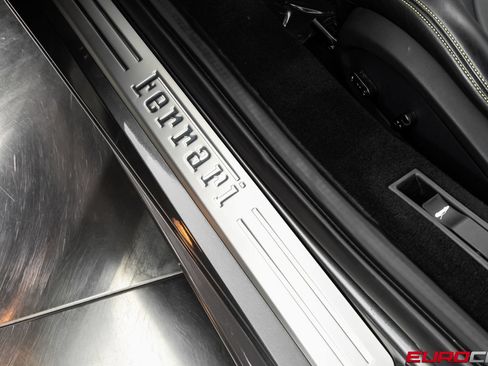 Used 2018 Ferrari 488 GTB RWD image 45
