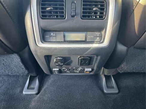 Used 2017 INFINITI QX60 FWD w/ Deluxe Technology Package image 12