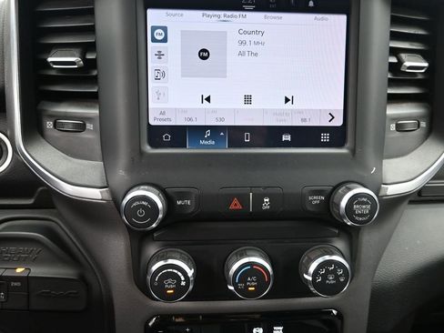 Used 2024 RAM 2500 Big Horn image 16