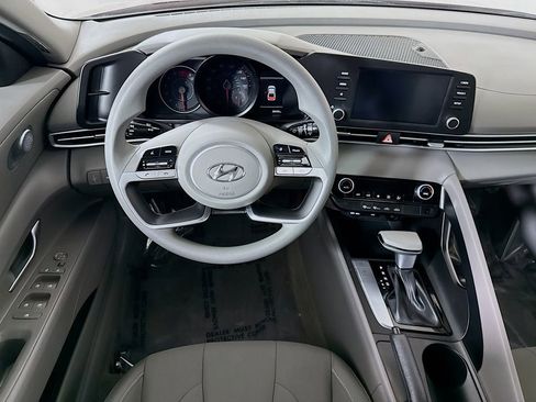 Certified 2022 Hyundai Elantra SEL w/ Cargo Package image 4