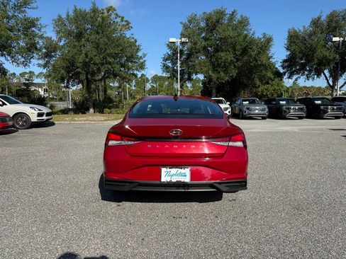Used 2022 Hyundai Elantra SEL FWD image 11