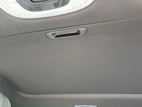 New 2025 Hyundai Elantra Limited image 17