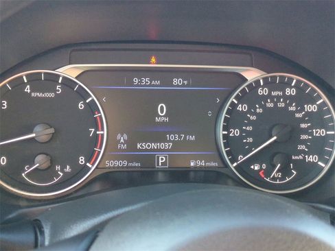 Used 2024 Nissan Altima 2.5 SV image 12