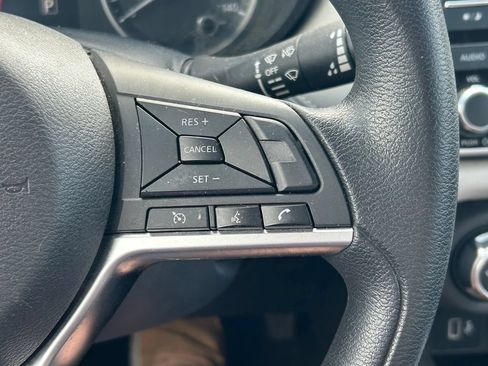 Used 2020 Nissan Versa SV FWD image 32