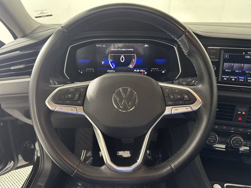 Used 2024 Volkswagen Jetta SE FWD image 14
