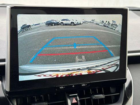 Used 2025 Toyota Corolla SE image 18