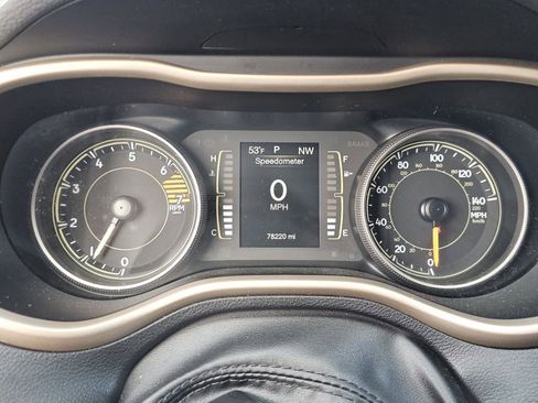 Used 2017 Jeep Cherokee Latitude w/ Comfort/Convenience Group image 29