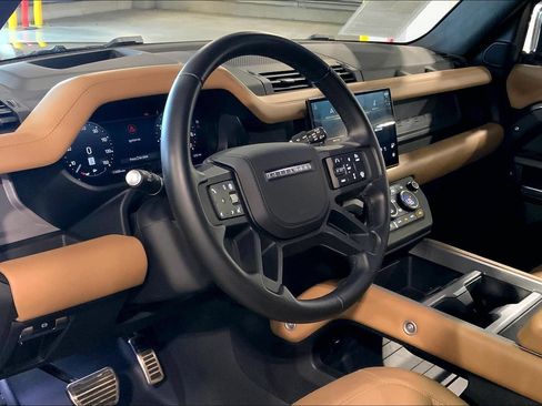 Certified 2025 Land Rover Defender 110 V8 AWD/4WD image 17