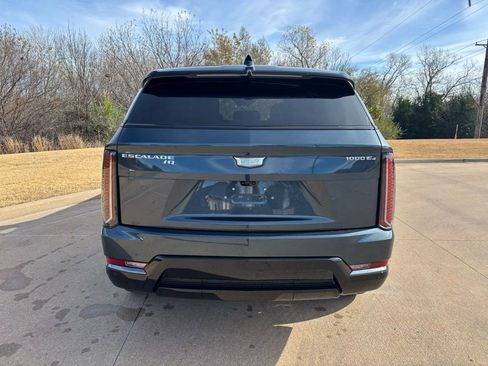New 2026 Cadillac Escalade IQ Sport 1 w/ LPO, Floor Liner Package AWD/4WD image 8