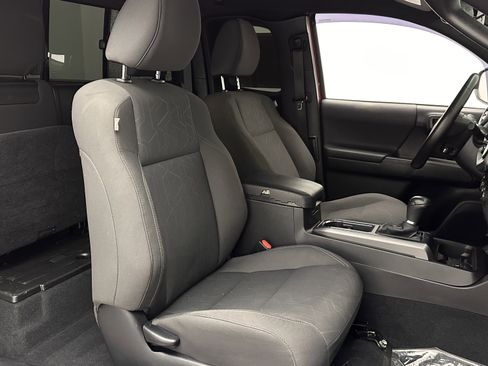 Used 2016 Toyota Tacoma TRD Sport w/ Towing Package image 26