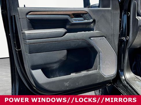 Used 2024 Chevrolet Silverado 2500 High Country w/ High Country Premium Package AWD/4WD image 18