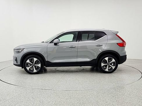 Certified 2025 Volvo XC40 B5 Plus AWD/4WD image 8