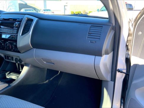 Used 2012 Toyota Tacoma PreRunner image 17