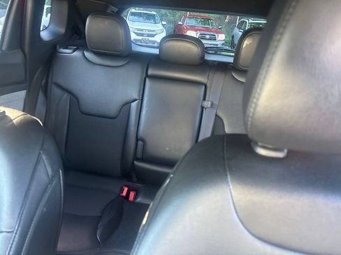 Used 2024 Jeep Compass Latitude AWD/4WD image 5