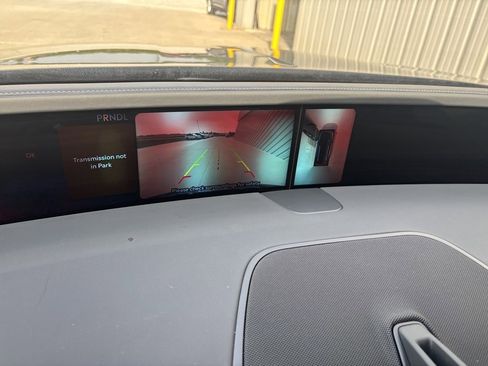 Used 2024 Lincoln Nautilus Premier image 35