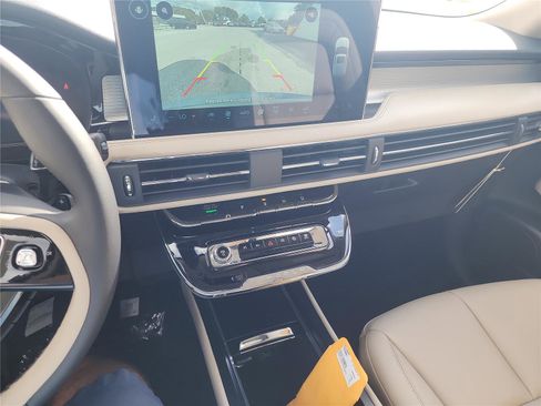 New 2026 Lincoln Corsair Premiere image 33