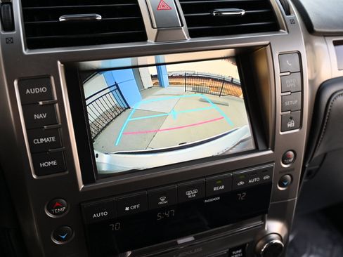 Used 2018 Lexus GX 460 Luxury w/ Preferred Accessory Package image 27