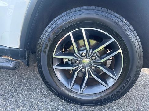 Used 2018 Jeep Grand Cherokee Limited RWD image 31