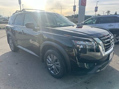 Certified 2025 Nissan Pathfinder SV