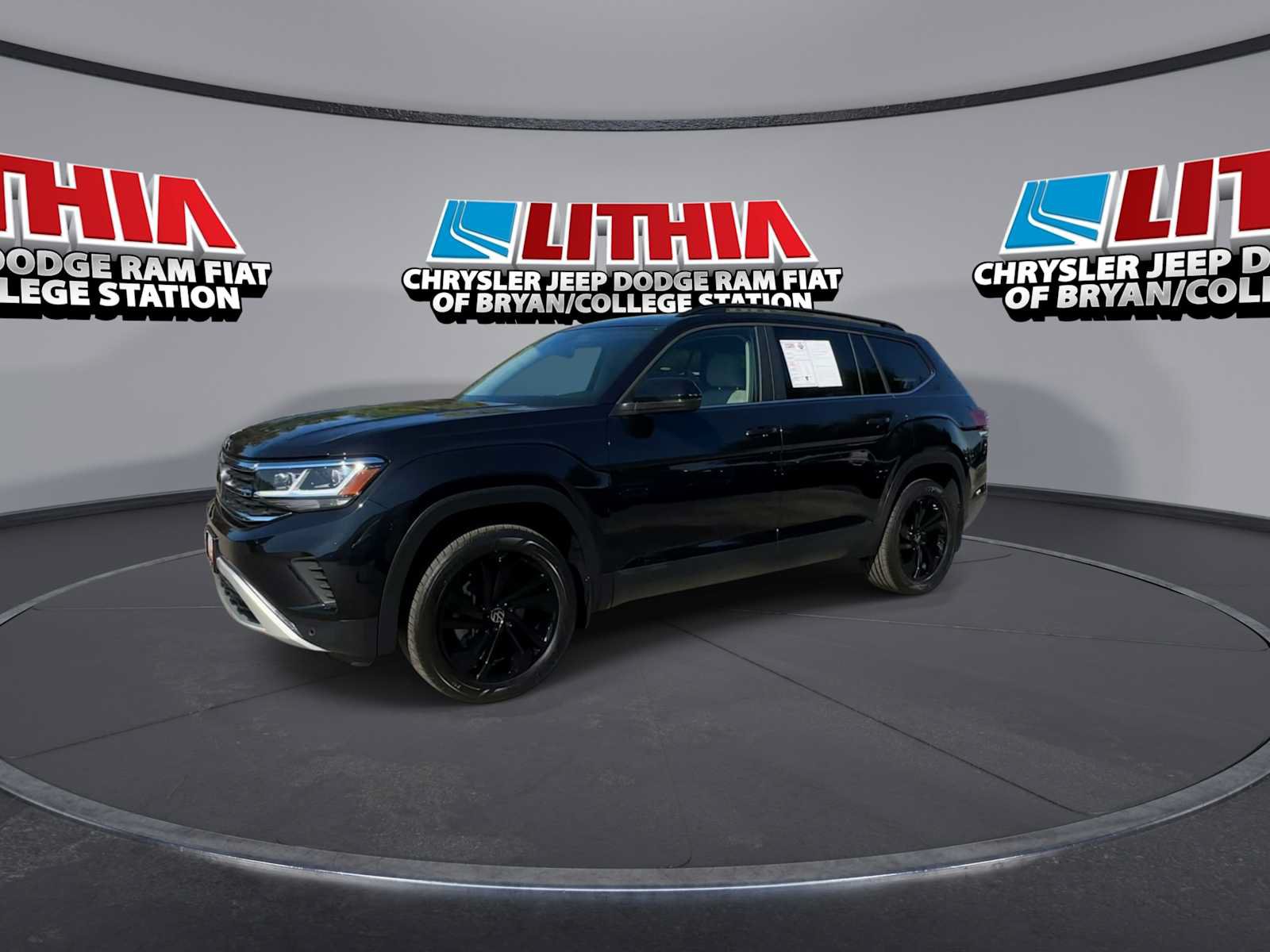 Used 2022 Volkswagen Atlas SE w/ Panoramic Sunroof Package AWD/4WD image 4