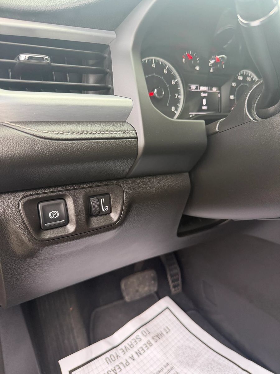 Used 2018 GMC Acadia SLE AWD/4WD image 36