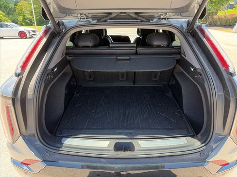 Certified 2025 Cadillac Optiq Sport 2 w/ LPO, Floor Liner Package AWD/4WD image 8