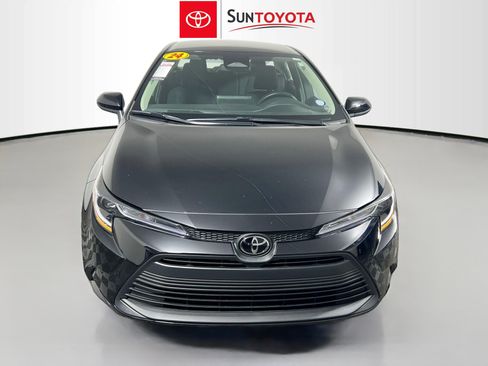 Used 2024 Toyota Corolla LE image 10