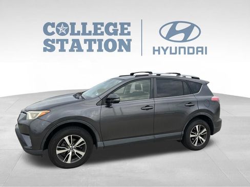 Used 2018 Toyota RAV4 XLE w/ Plus Extra Value Package FWD image 8