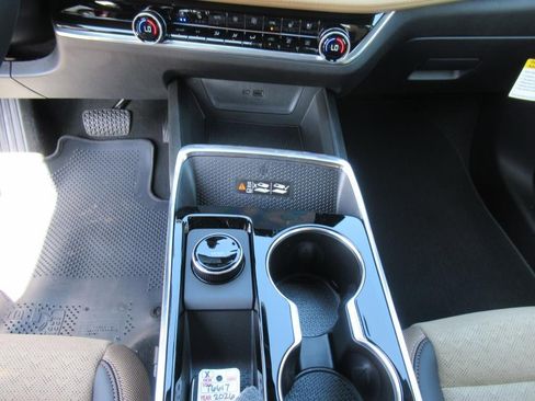 New 2026 Chevrolet Equinox ACTIV w/ Convenience Package III image 21