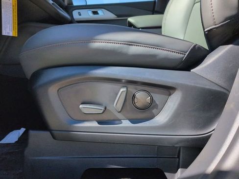 New 2026 Ford Explorer Active w/ Active Comfort Package image 24