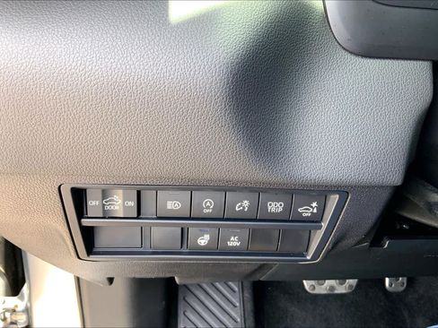 Used 2024 Toyota Tundra Limited w/ TRD Off-Road Package AWD/4WD image 33