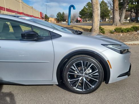 Certified 2025 Toyota Prius XLE image 7