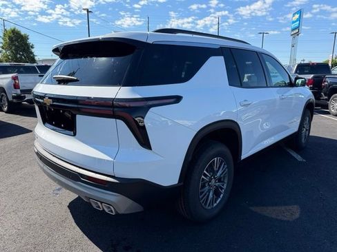 New 2026 Chevrolet Traverse LT w/ Driver Confidence Package FWD image 8