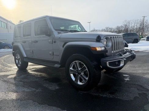 Used 2020 Jeep Wrangler Unlimited Sahara image 9