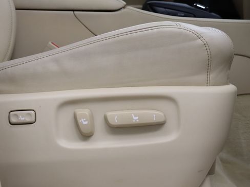 Used 2017 Lexus LX 570 4WD w/ Luxury Package image 29