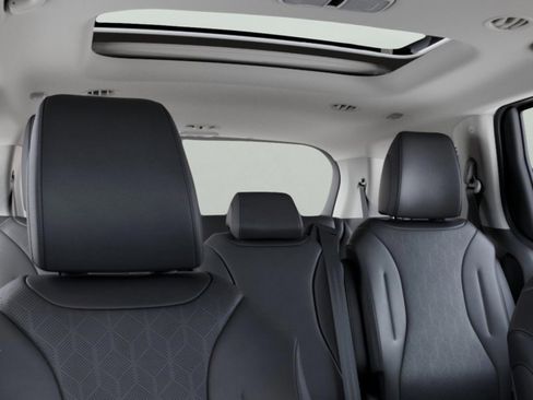 New 2026 Kia Carnival SX FWD image 23