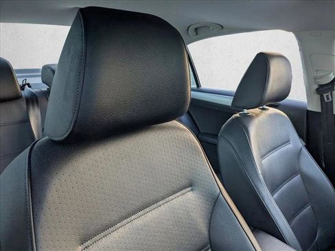 Used 2018 Volkswagen Jetta SE image 14