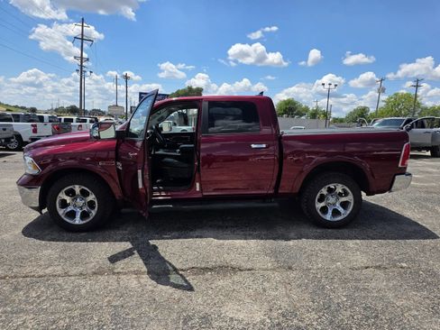 Used 2018 RAM 1500 Laramie w/ Convenience Group AWD/4WD image 9
