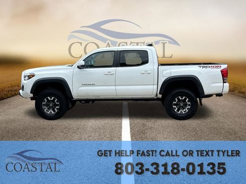 Used 2017 Toyota Tacoma TRD Off-Road w/ Premium & Technology Package image 16
