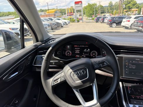 Certified 2023 Audi Q7 3.0T Premium w/ Convenience Package AWD/4WD image 9