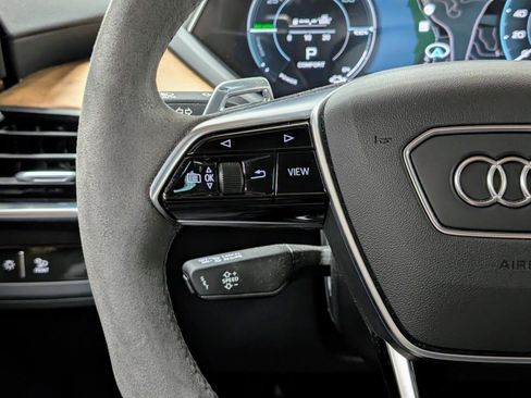 Used 2023 Audi e-tron GT Premium Plus image 32