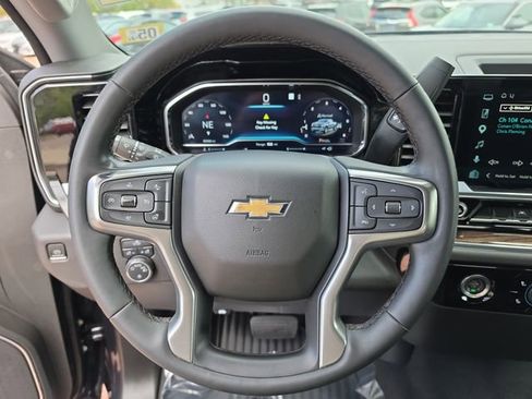 Used 2023 Chevrolet Silverado 1500 LT AWD/4WD image 13