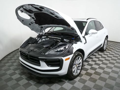 New 2026 Porsche Macan image 37