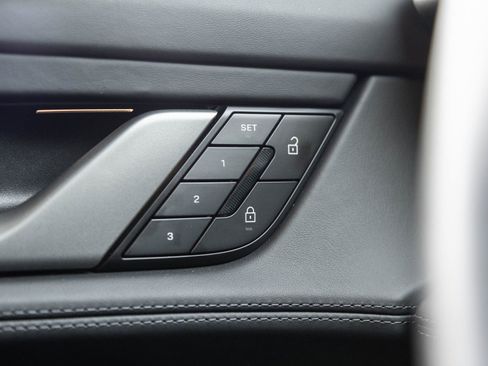 Certified 2025 Porsche Taycan image 19